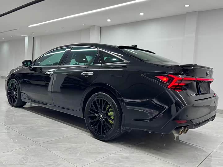 Фото 7 - Toyota Avalon