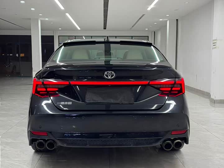 Фото 8 - Toyota Avalon
