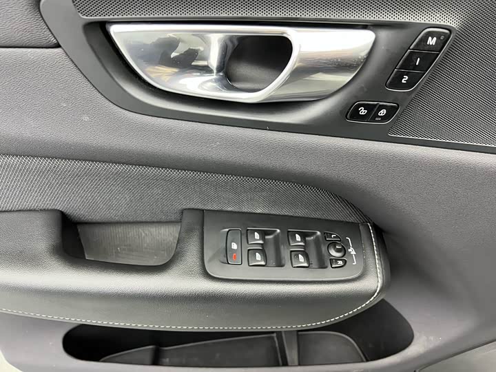 Фото 5 - Volvo XC60