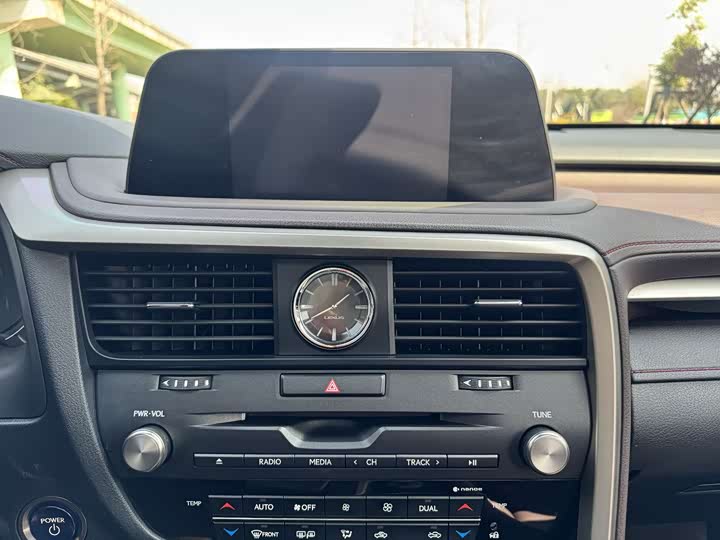 Фото 9 - Lexus RX