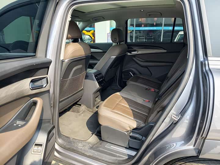 Фото 7 - Audi Q6