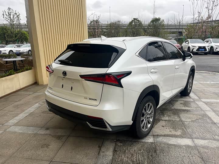 Photo 5 - Lexus NX