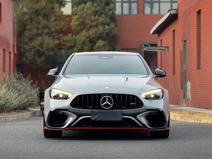 Zdjęcie 2 - Mercedes-Benz C-Class AMG Hybrid