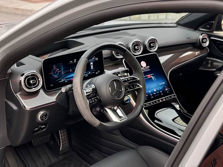 Zdjęcie 4 - Mercedes-Benz C-Class AMG Hybrid