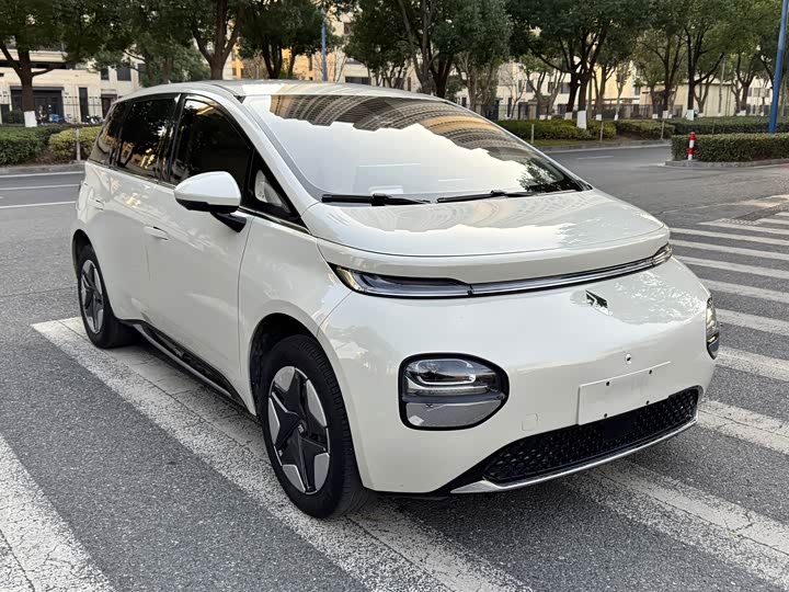 Фото 3 - Baojun Yunduo