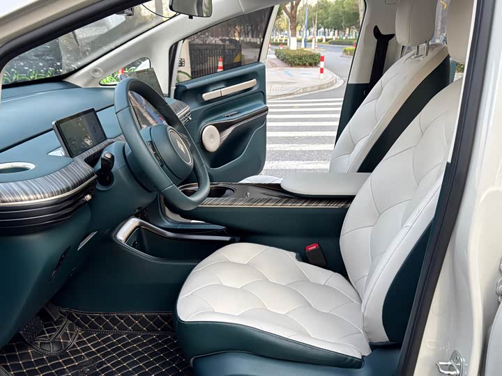 Фото 8 - Baojun Yunduo