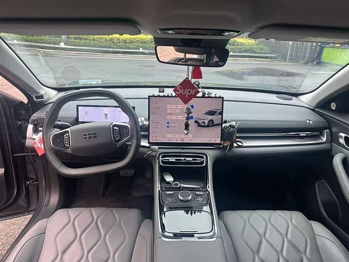 Photo 9 - Geely Galaxy A7