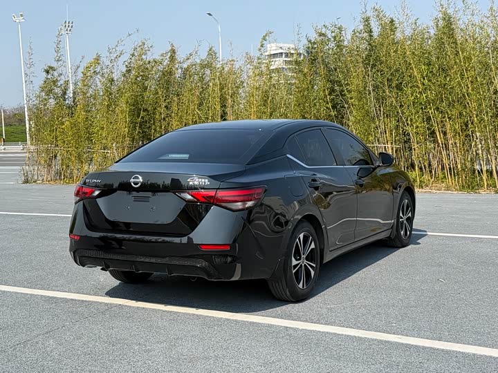 Фото 4 - Nissan Sylphy