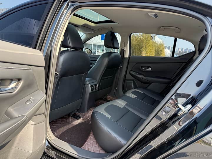 Фото 9 - Nissan Sylphy