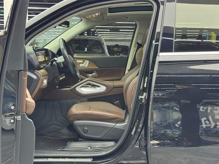 Photo 6 - Mercedes-Benz GLE-Class Hybrid