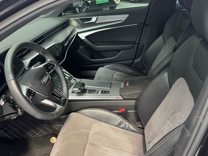 Фото 7 - Audi A6L