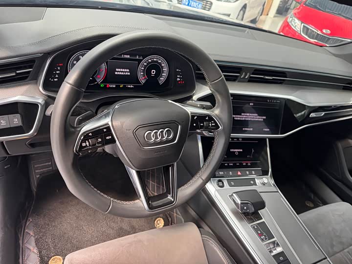 Фото 8 - Audi A6L