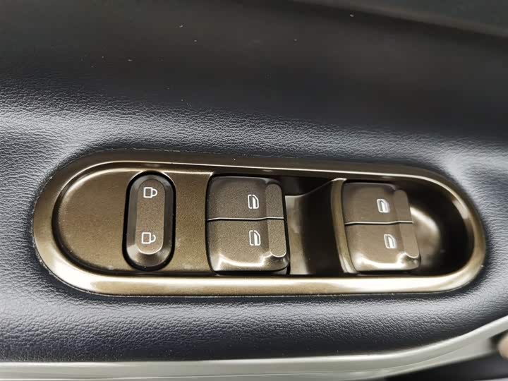 Фото 9 - Baojun Yunduo