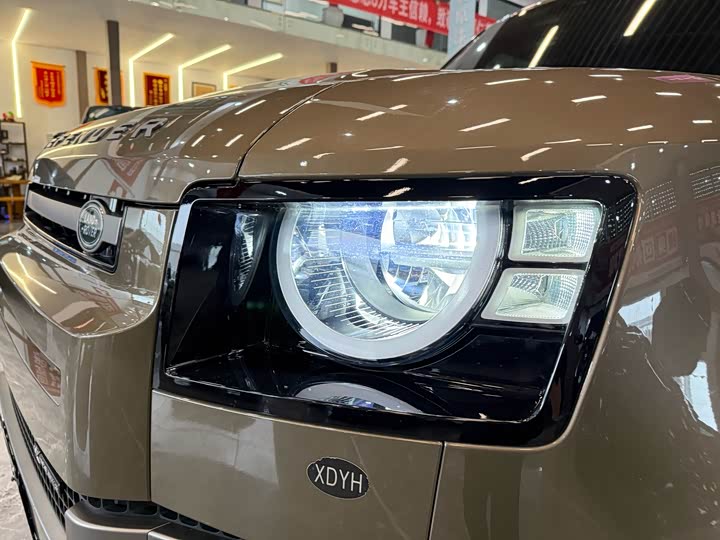 Фото 9 - Land Rover Defender