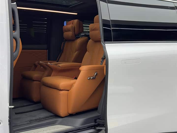 Фото 7 - Buick OMPV