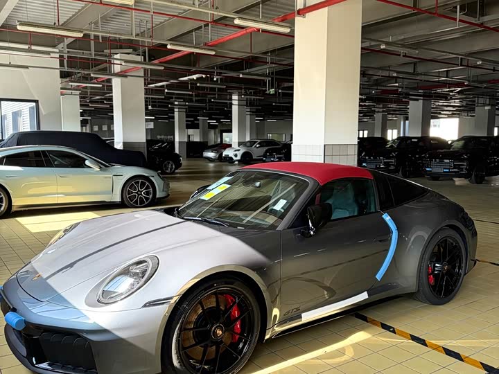 Фото 1 - Porsche 911