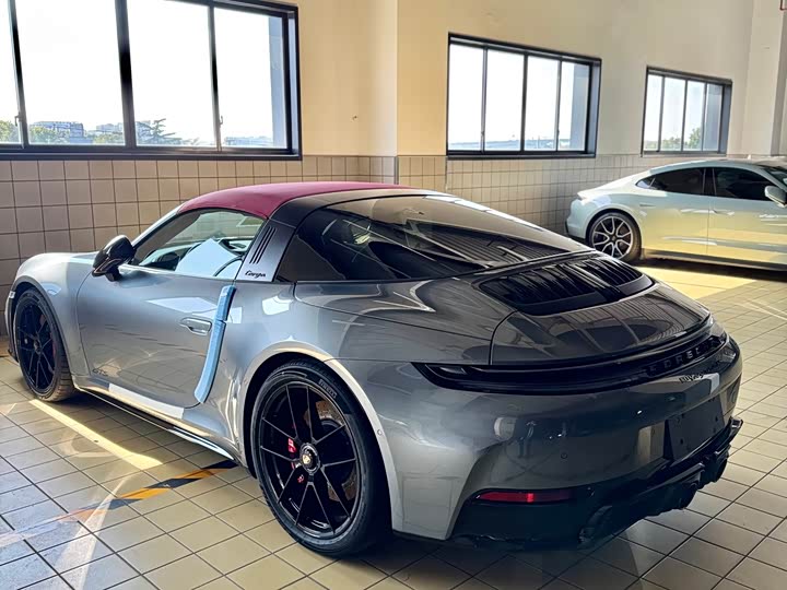 Фото 2 - Porsche 911