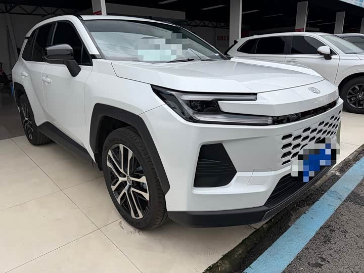 Photo 3 - Toyota Wildlander