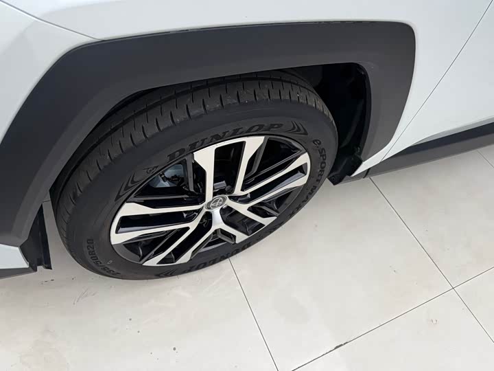 Photo 5 - Toyota Wildlander