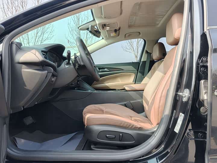 Фото 2 - Buick Regal