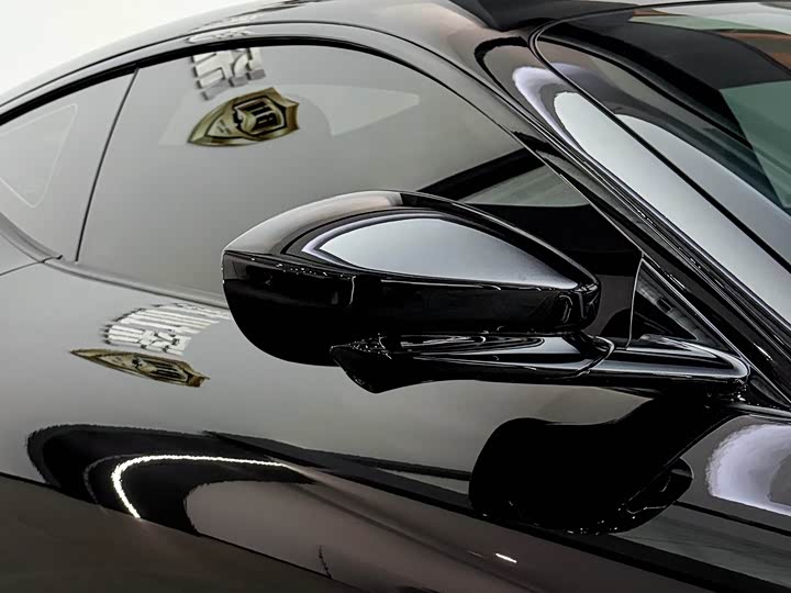 Фото 3 - Ferrari Roma