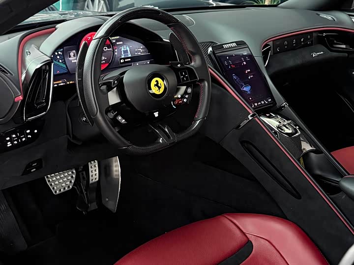 Фото 8 - Ferrari Roma