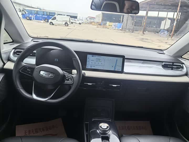 Фото 7 - Geely Geometry E Firefly