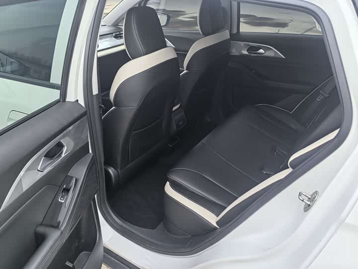 Фото 8 - Geely Geometry E Firefly