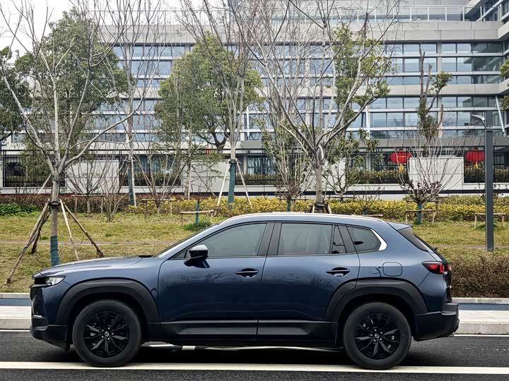 Фото 2 - Mazda CX-50