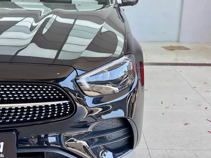 Photo 4 - Mercedes-Benz E-Class