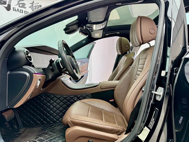 Photo 6 - Mercedes-Benz E-Class