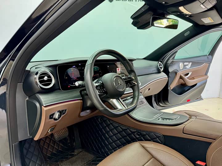 Photo 7 - Mercedes-Benz E-Class