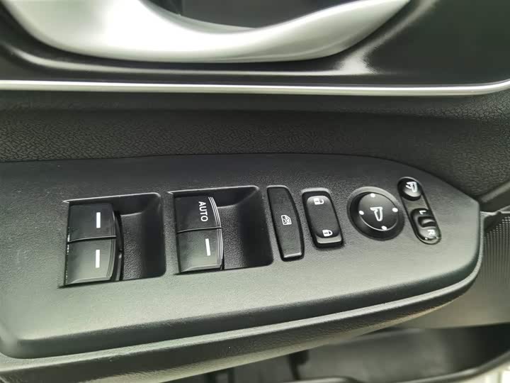 Фото 9 - Honda CR-V