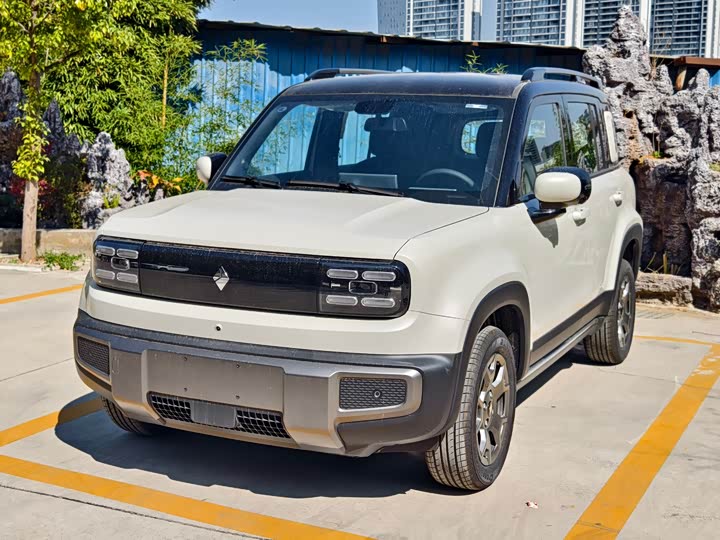 Photo 1 - Baojun Yep Plus