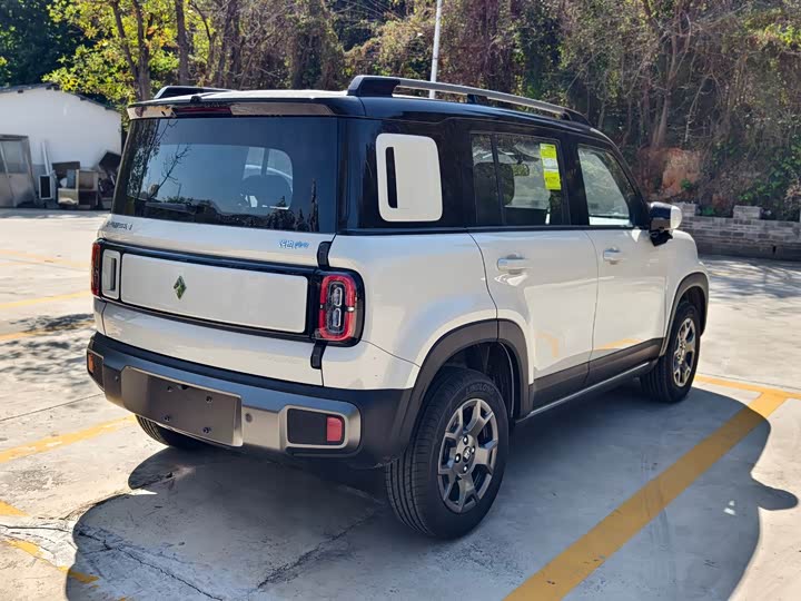 Photo 5 - Baojun Yep Plus