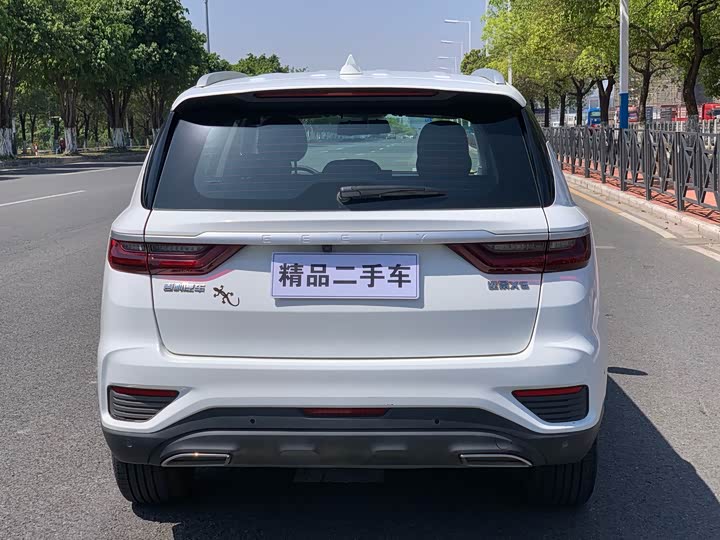 Фото 5 - Geely Vision X6