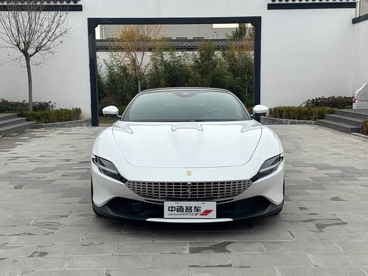 Photo 2 - Ferrari Roma