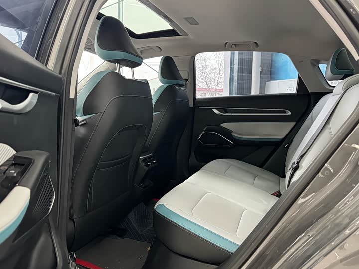 Фото 8 - Geely Emgrand