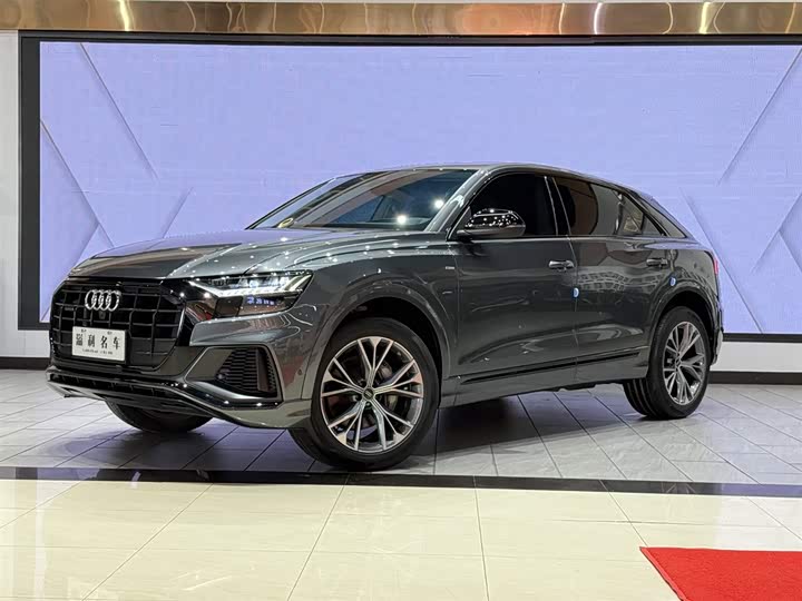 Фото 3 - Audi Q8