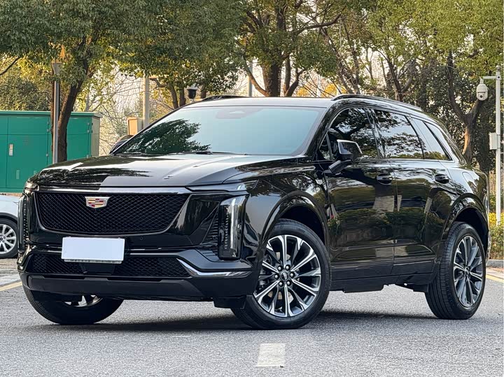 Фото 1 - Cadillac XT5