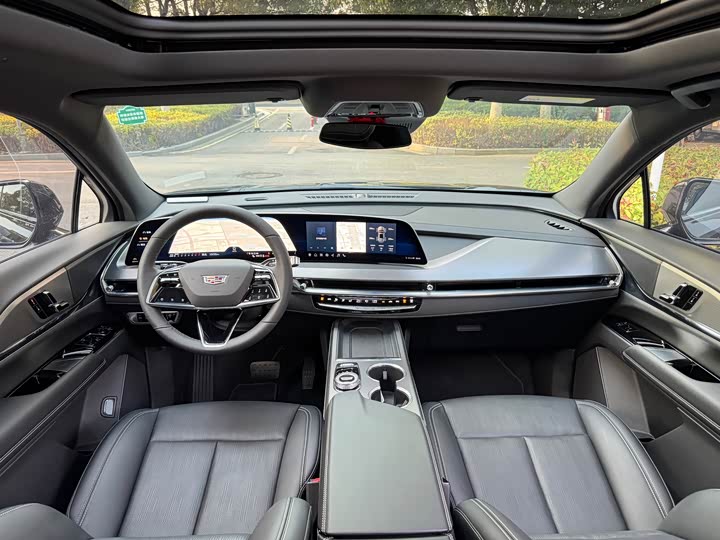 Фото 4 - Cadillac XT5