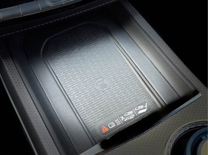 Фото 9 - Cadillac XT5