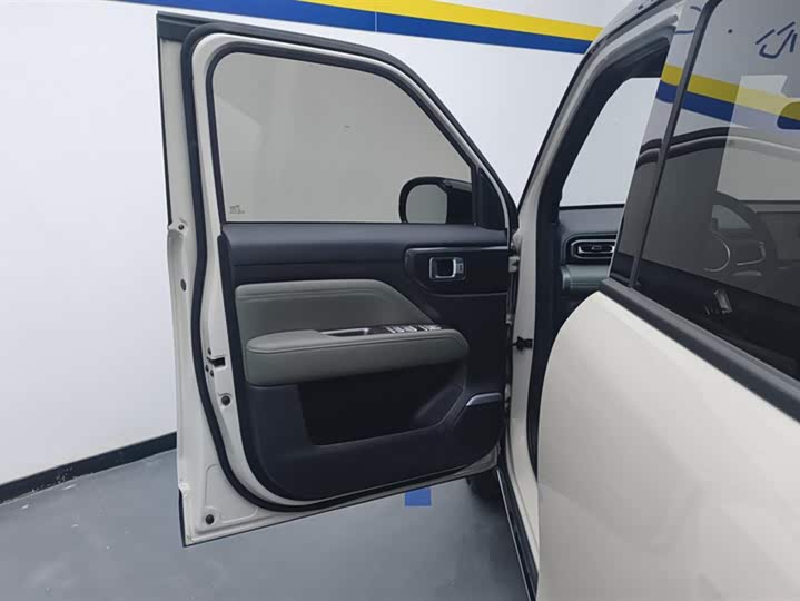 Фото 7 - Baojun Yep Plus