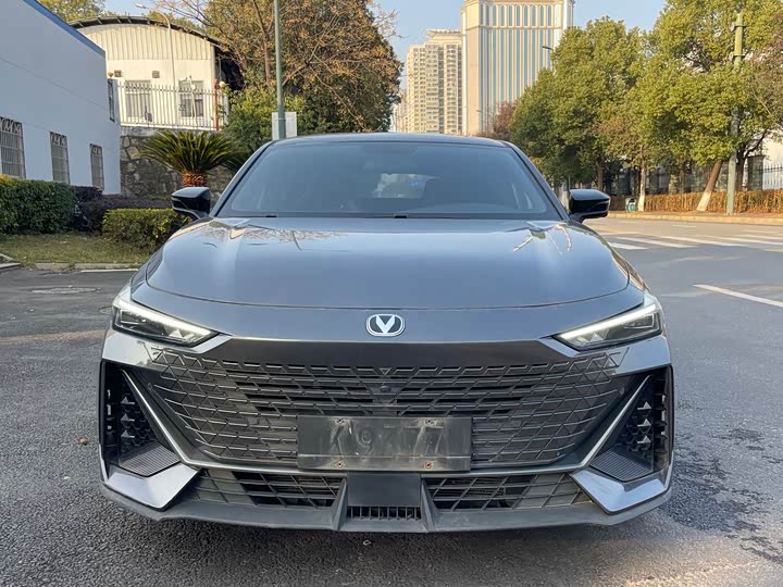 Фото 2 - Changan UNI-V