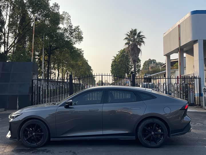 Фото 8 - Changan UNI-V