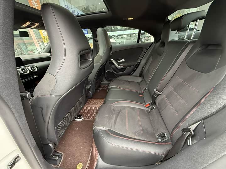 Фото 6 - Mercedes-Benz CLA-Class