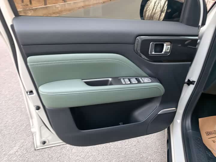 Фото 4 - Baojun Yep Plus