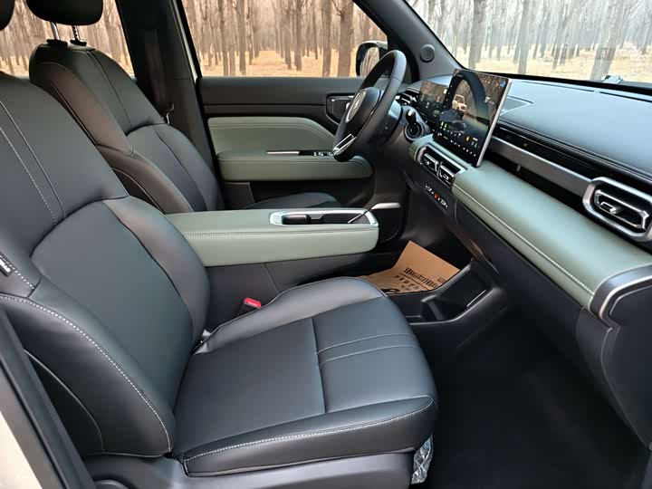 Фото 8 - Baojun Yep Plus