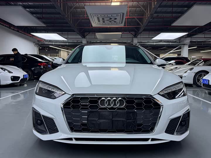 Фото 2 - Audi A5