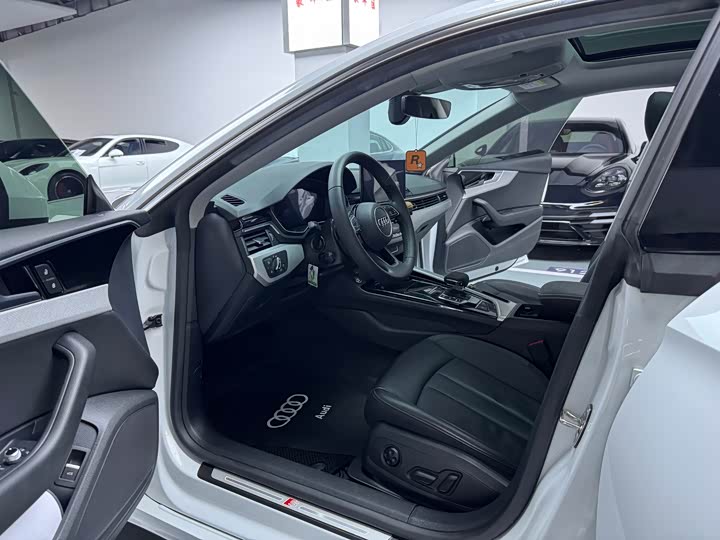 Фото 5 - Audi A5
